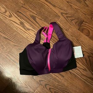 Victoria’s Secret 34DDD sports bra